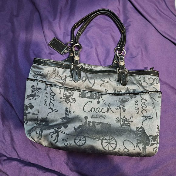 Coach Vintage Signature Horse and Carriage Tote - Picture 1 of 6